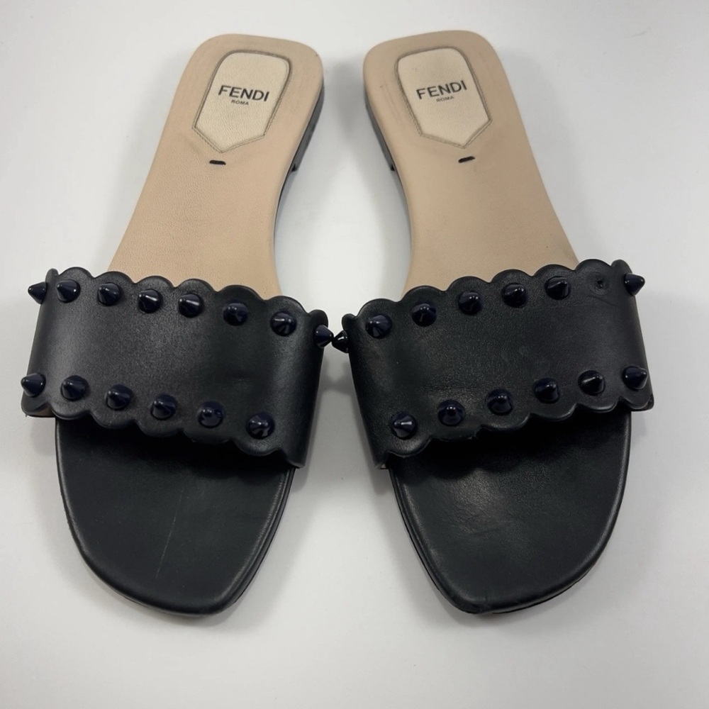 fendi sandalo vitello borchie flat studded slides
